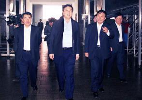 2013年3月19日，時任淮安市委書記、現(xiàn)任江蘇省政協(xié)副主席姚曉東在時任市委常委、縣委書記董平的陪同下視察今世緣。