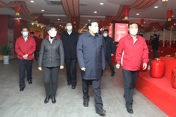 2021年2月3日，時任江蘇省委書記、現(xiàn)任第十四屆全國人大常委會委員、外事委員會主任委員婁勤儉視察今世緣酒業(yè)。